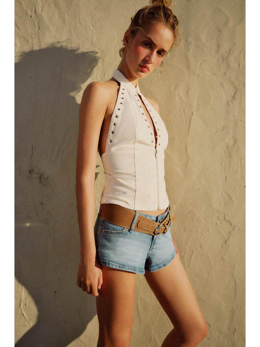 Shorts Chino Slim - Shorts jeans versáteis com cinto, cintura